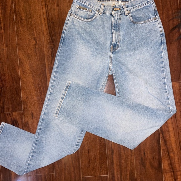 Vintage high waisted Calvin Klein light washed jeans - Picture 2 of 7
